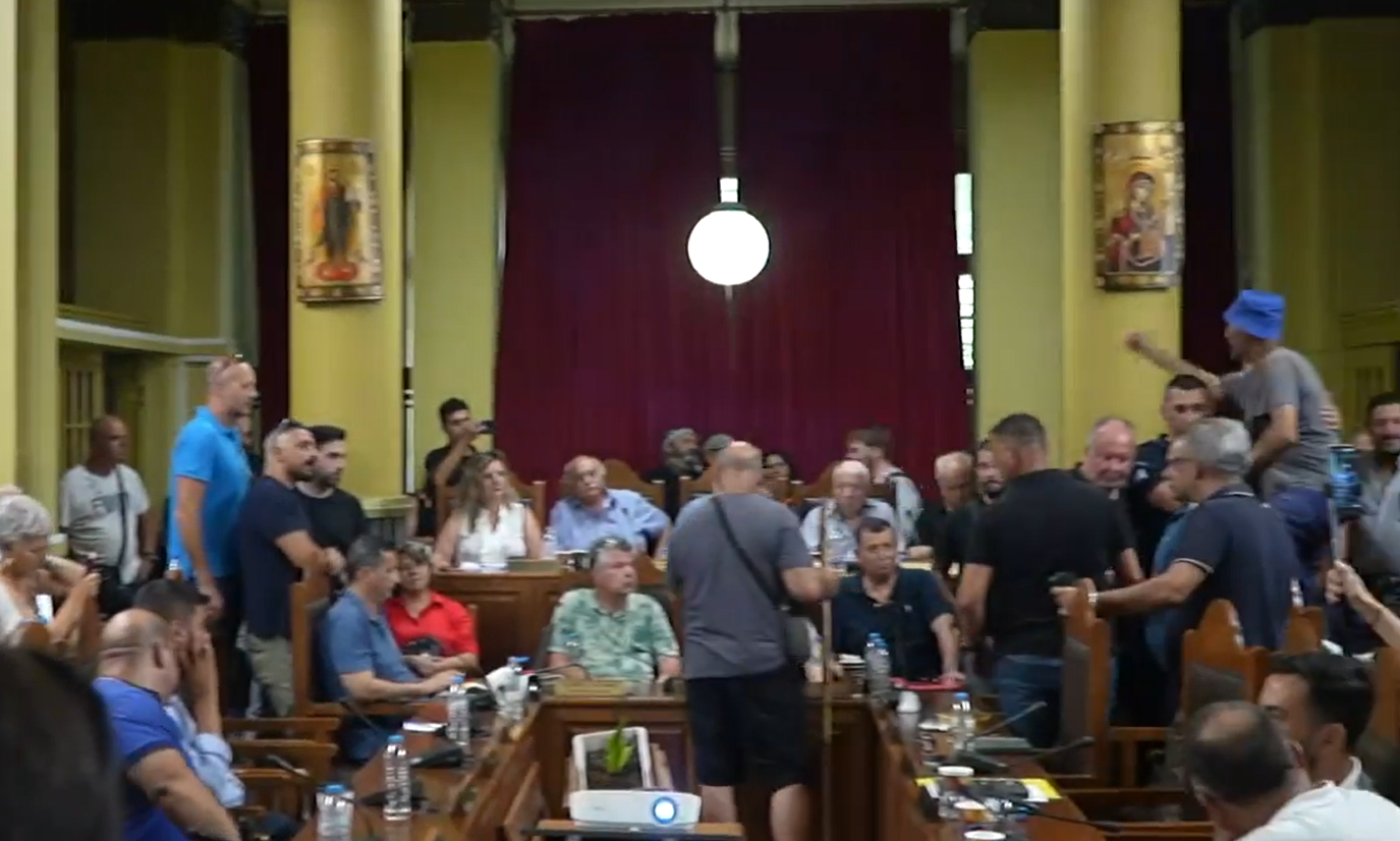 Μυτιλήνη: Επεισοδιακή συνεδρίαση του Περιφερειακού Συμβουλίου Βορείου Αιγαίου για τον αφθώδη πυρετό