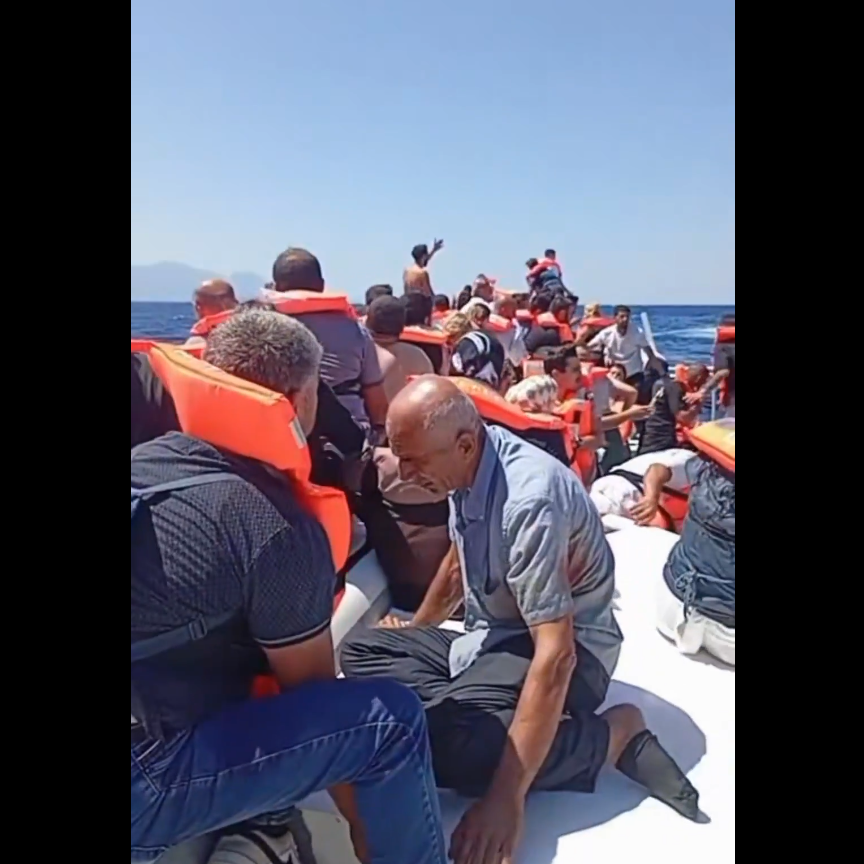 Νέο συγκλονιστικό βίντεο από το καταμαράν που βυθίστηκε στην Κερύνεια: Επιβάτες προσπαθούν να σωθούν