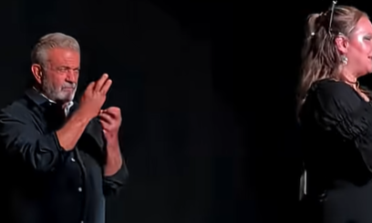 Μελ Γκίμπσον: Σάλος με την κίνησή του προς διερμηνέα νοηματικής - «Ήταν ανόητο, ζητώ συγγνώμη»