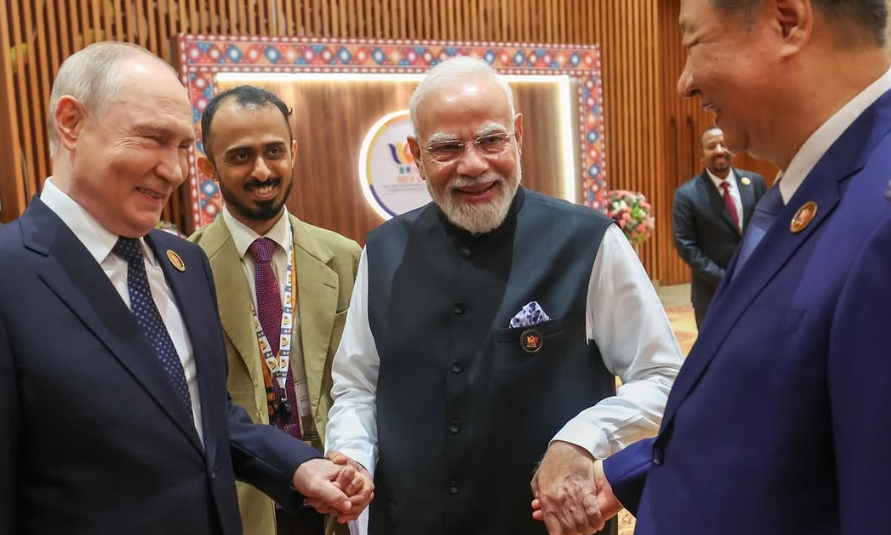 BRICS : Μία «χαρούμενη» παρέα - Χέρι χέρι  οι «κολλητοί» Μόντι, Πούτιν και Σι στη Σύνοδο Κορυφής