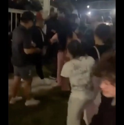 Εκτός ελέγχου: Επίθεση όχλου σε φοιτήτριες - Ξύλο μέχρι αναισθησίας - Τiς έσερναν από τα μαλλιά