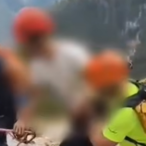 Όλυμπος: Διασώθηκε από την Πυροσβεστική νεαρός ορειβάτης που τραυματίστηκε