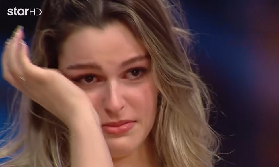 GNTM: Ξέσπασε σε κλάματα διαγωνιζόμενη μετά τα σχόλια της επιτροπής για τη σιλουέτα της - Βίντεο