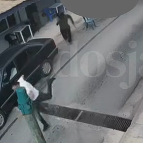 Καρέ καρέ η μαφιόζικη εκτέλεση στους Αγίους Σαράντα! Τρέχει να γλιτώσει ο 44χρονος
