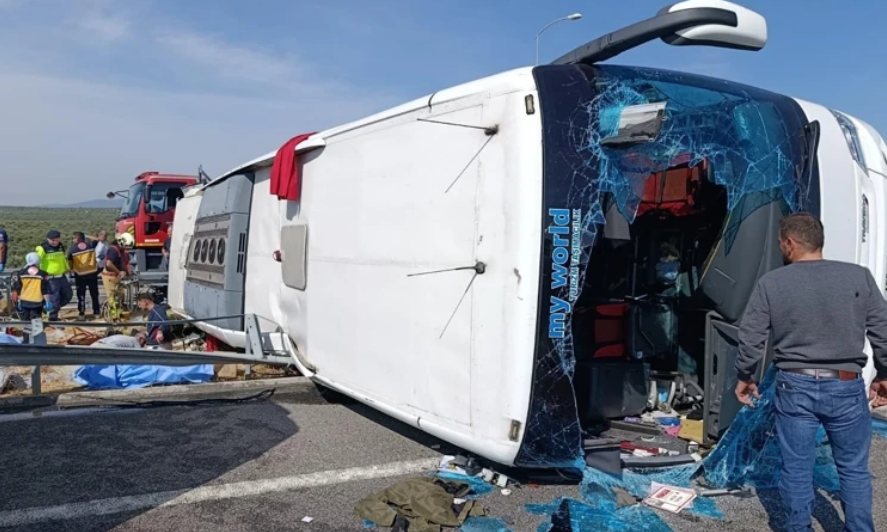 Πολύνεκρο τροχαίο στην Τουρκία: Σύγκρουση τουριστικού λεωφορείου με φορτηγό - 11 νεκροί