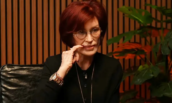 Σάρον Όσμπορν: «Ξύπνησα και είχα ένα βαθούλωμα στο πρόσωπο» - Η αποτυχημένη πλαστική της
