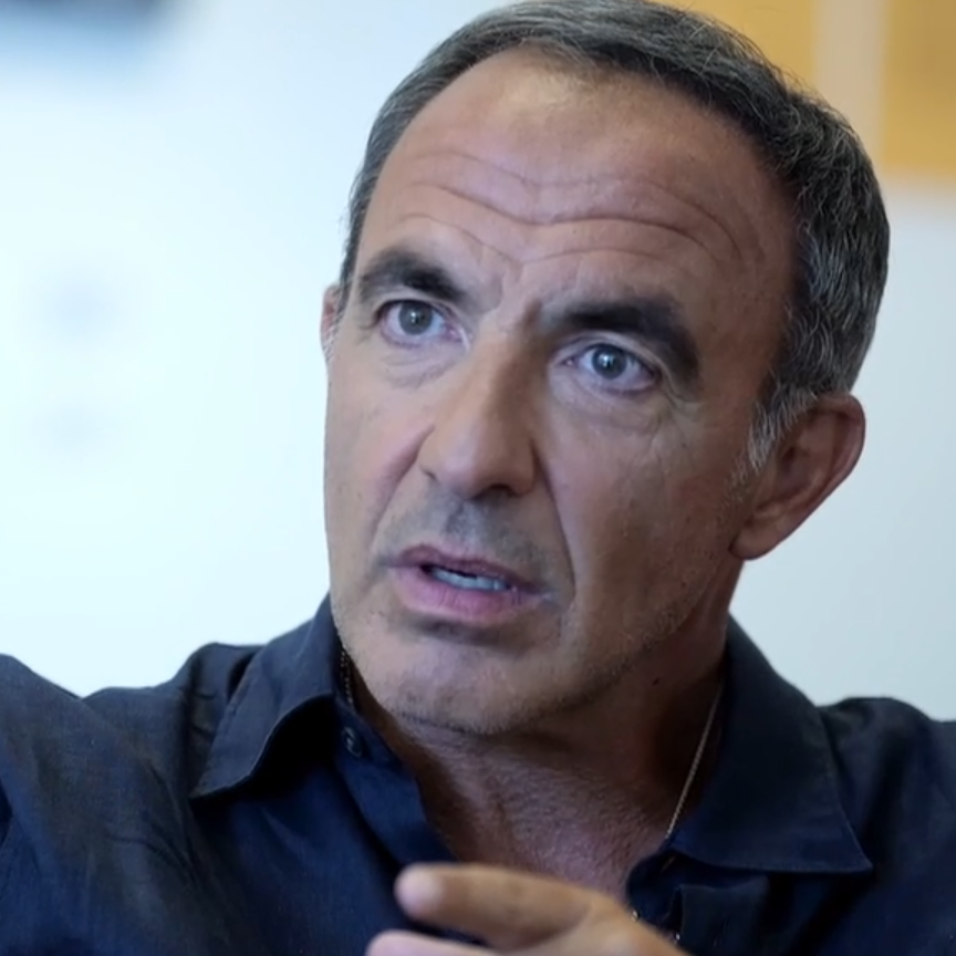 Νίκος Αλιάγας: «Η ωραιότερη φωτογραφία μου ήταν η πιο σκληρή, ήταν αυτή του πατέρα μου στην κηδεία»