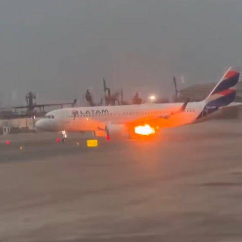 Περού: Φωτιά σε κινητήρα Airbus A320 πριν την απογείωση - Βίντεο