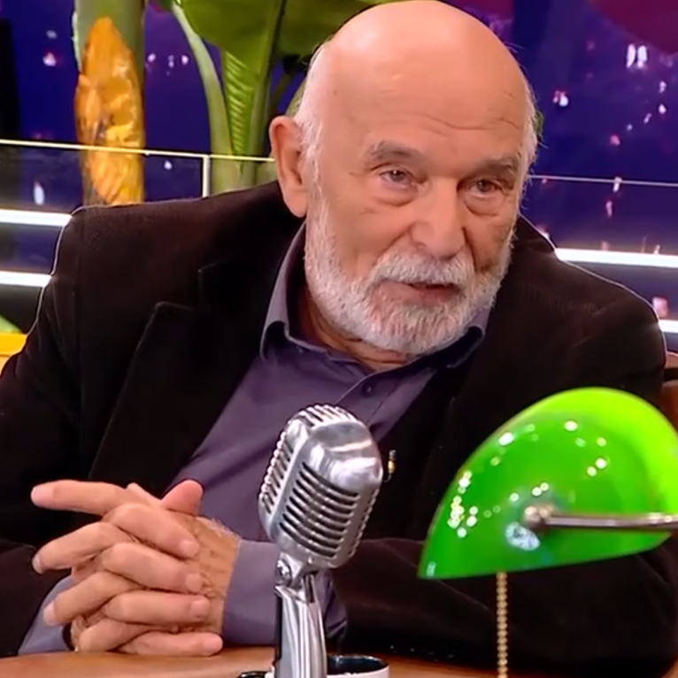 Αντώνης Αντωνίου: «Αν γύριζα τον χρόνο πίσω, θα ήθελα να γνωρίσω τη γυναίκα μου νωρίτερα»