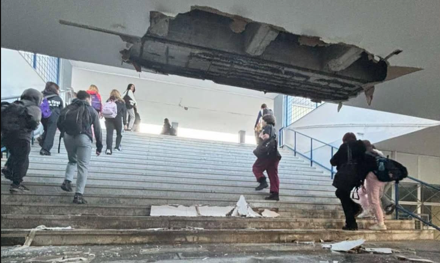 Νέο Ηράκλειο: Κατέρρευσε τμήμα οροφής σε λύκειο