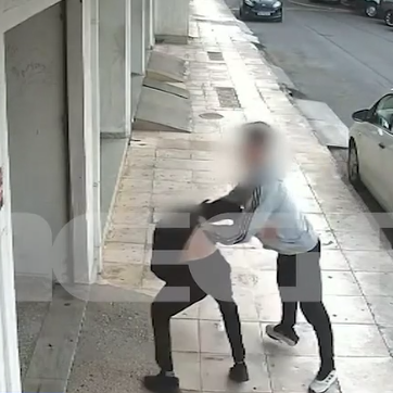 Καλαμάτα: Βίντεο από τον άγριο ξυλοδαρμό 17χρονου από συνομήλικό του