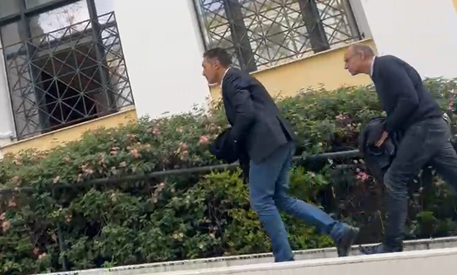 Σκάνδαλο με στημένους αγώνες μπάσκετ: Ο Λιόλιος με χειροπέδες στον ανακριτή - Βίντεο ντοκουμέντο