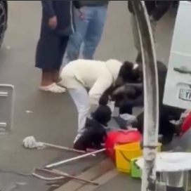 Γαλλία: Δολοφονικό αμόκ - Άνοιξε πυρ μέσα από το αυτοκίνητο - Ένας νεκρός, 8 σφαίρες σε 12χρονη
