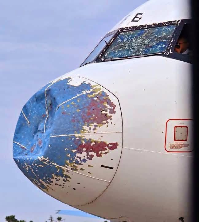 Φωτογραφίες: Σοβαρές ζημιές σε Airbus A320 έπειτα από σφοδρή χαλαζόπτωση