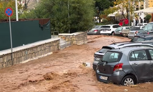Κακοκαιρία: Πλημμυρικά φαινόμενα στη Σύμη - Δρόμοι μετατράπηκαν σε ποτάμια, δείτε βίντεο