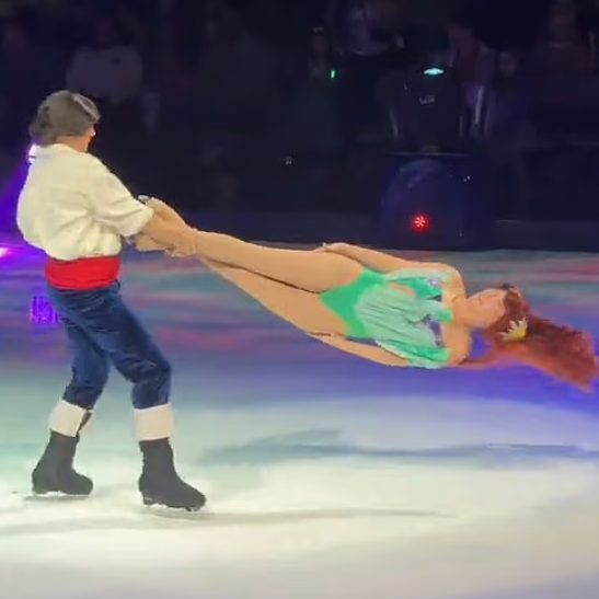 Disney on Ice: Σοκαριστικό ατύχημα - H «Μικρή Γοργόνα» εκτοξεύεται από τα χέρια του «πρίγκιπα»