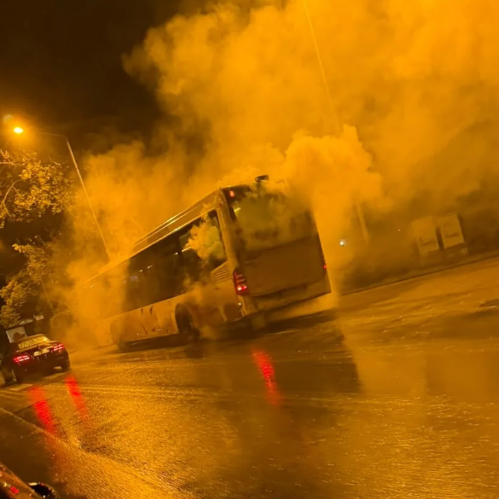 Θεσσαλονίκη: Φωτιά σε αστικό λεωφορείο στη Θέρμη