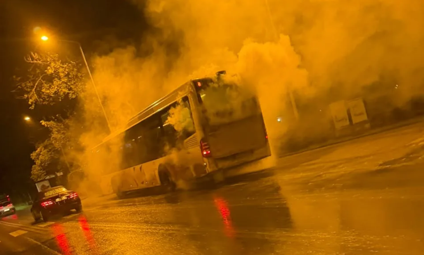 Θεσσαλονίκη: Φωτιά σε αστικό λεωφορείο στη Θέρμη